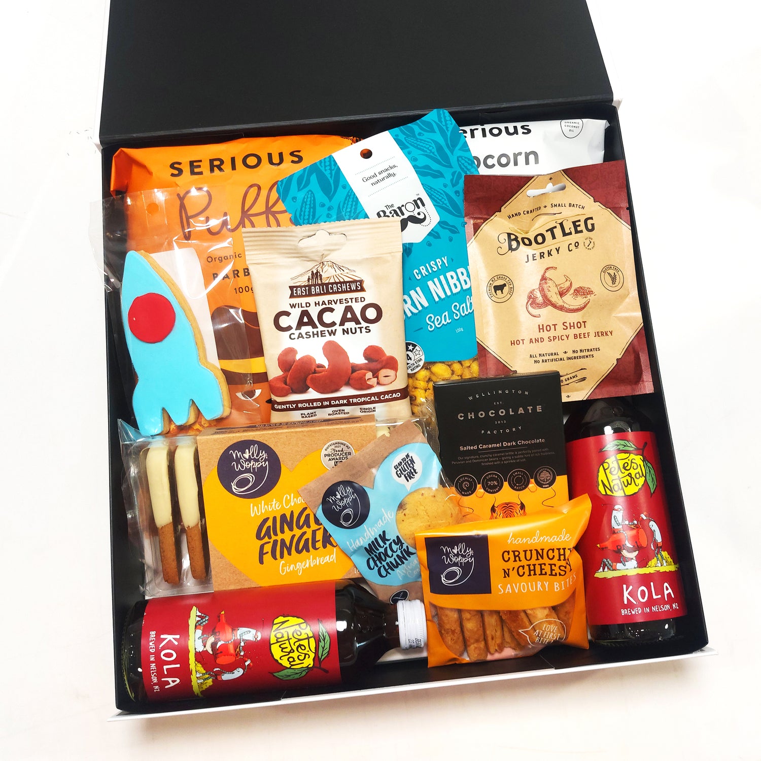 Isolation Assistor gift box comes with two Pete's naturals drinks, jerky, cookies and nibbles presented in a modern gift box.