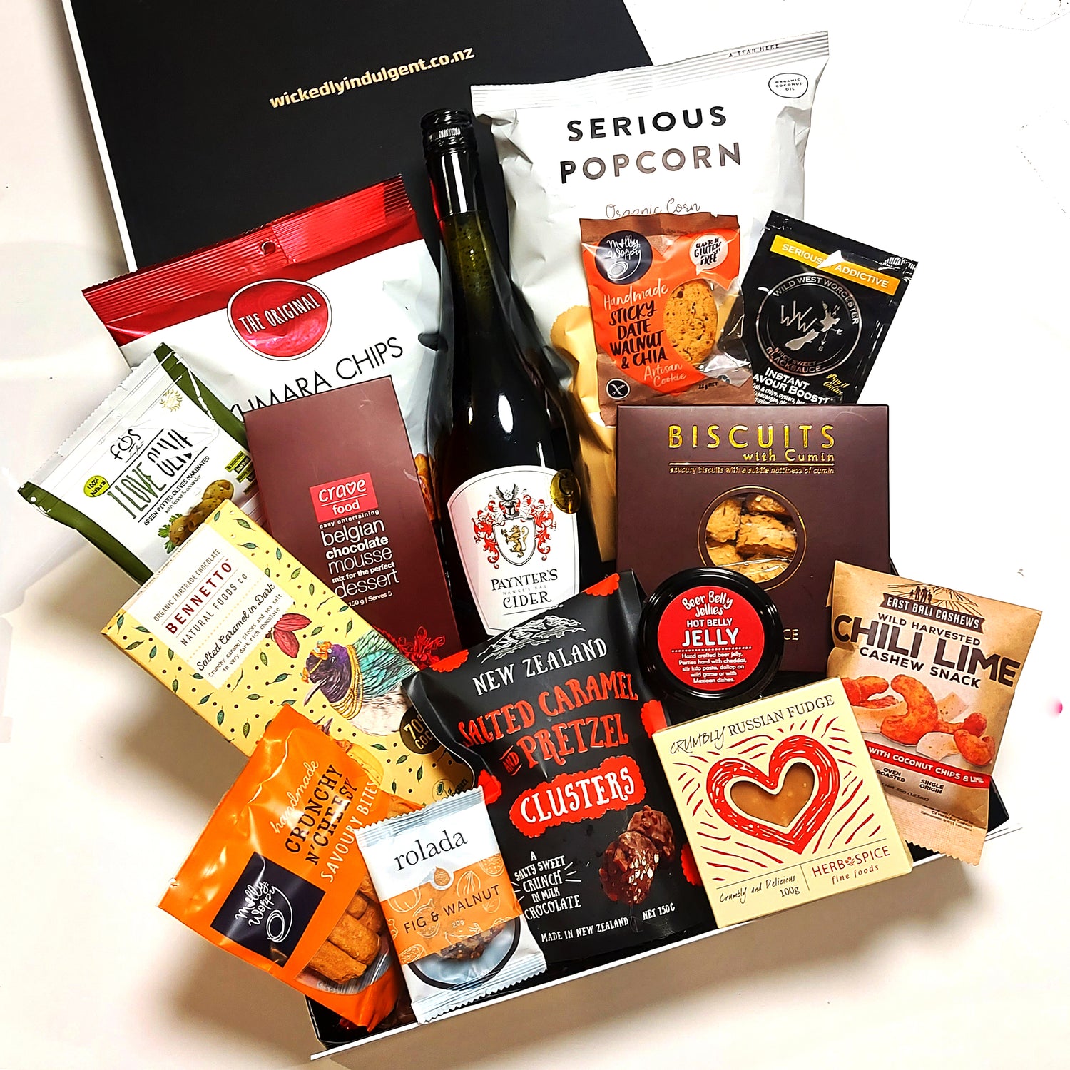 Paynter's Cider Gift Basket with 750ml cider and sweet and savoury gourmet food. Presented in a modern Gift Box.
