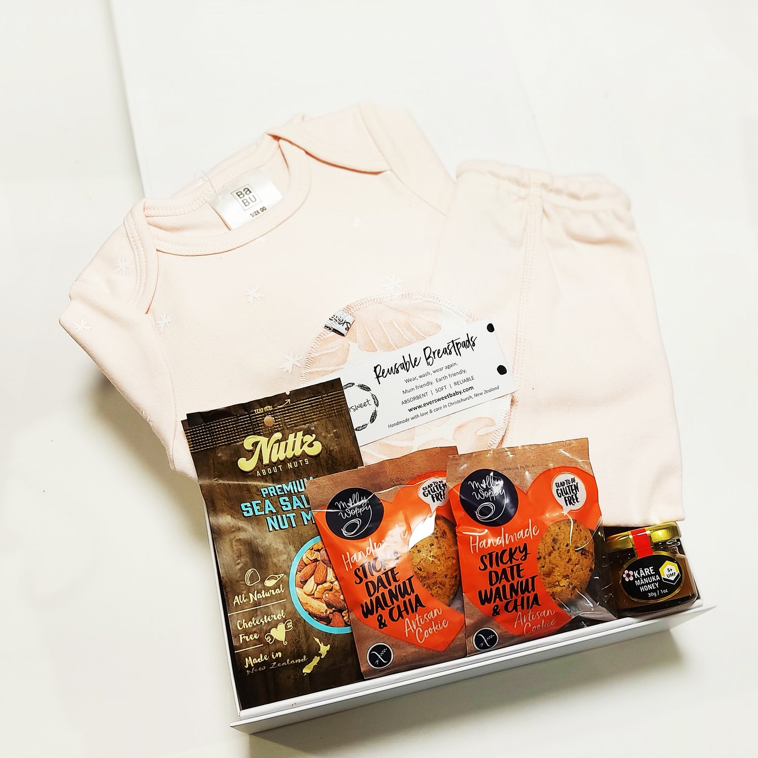 Welcome to the World- Bodysuit, Leggings & Breastpads Baby Gift Box