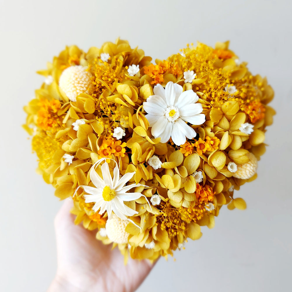 Golden |Valentines Preserved Flower Heart & Handcream Gift Set