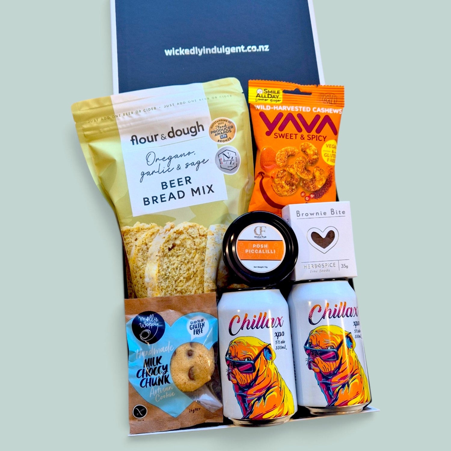 Beer O'clock gift box for beer lovers with two Double Vision Brewing XPA  craft beers, beer bread,  and nibbles. Presented in a modern Gift Box.