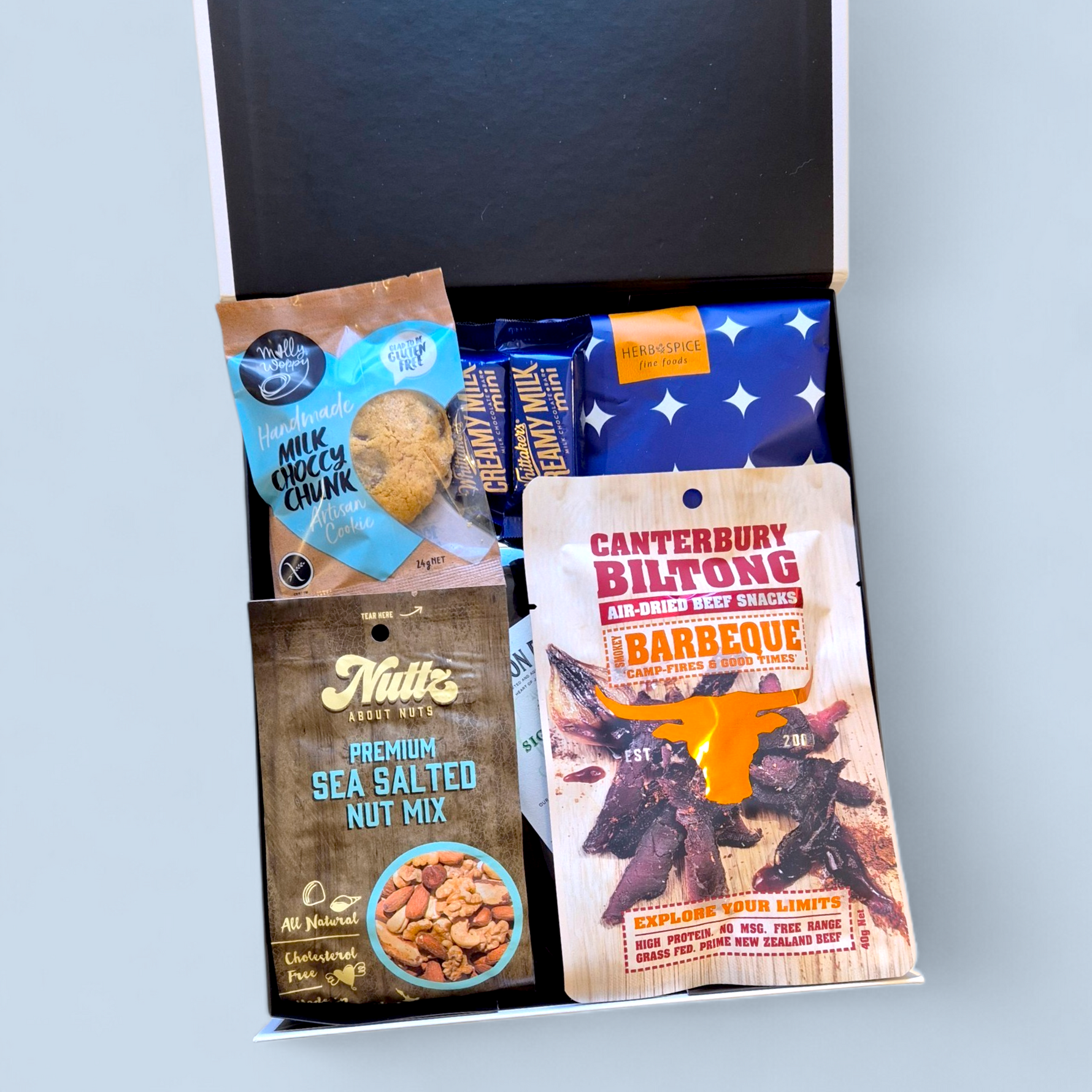 Men’s gift hamper NZ with Appleton Estate rum and gourmet snacks in luxury box