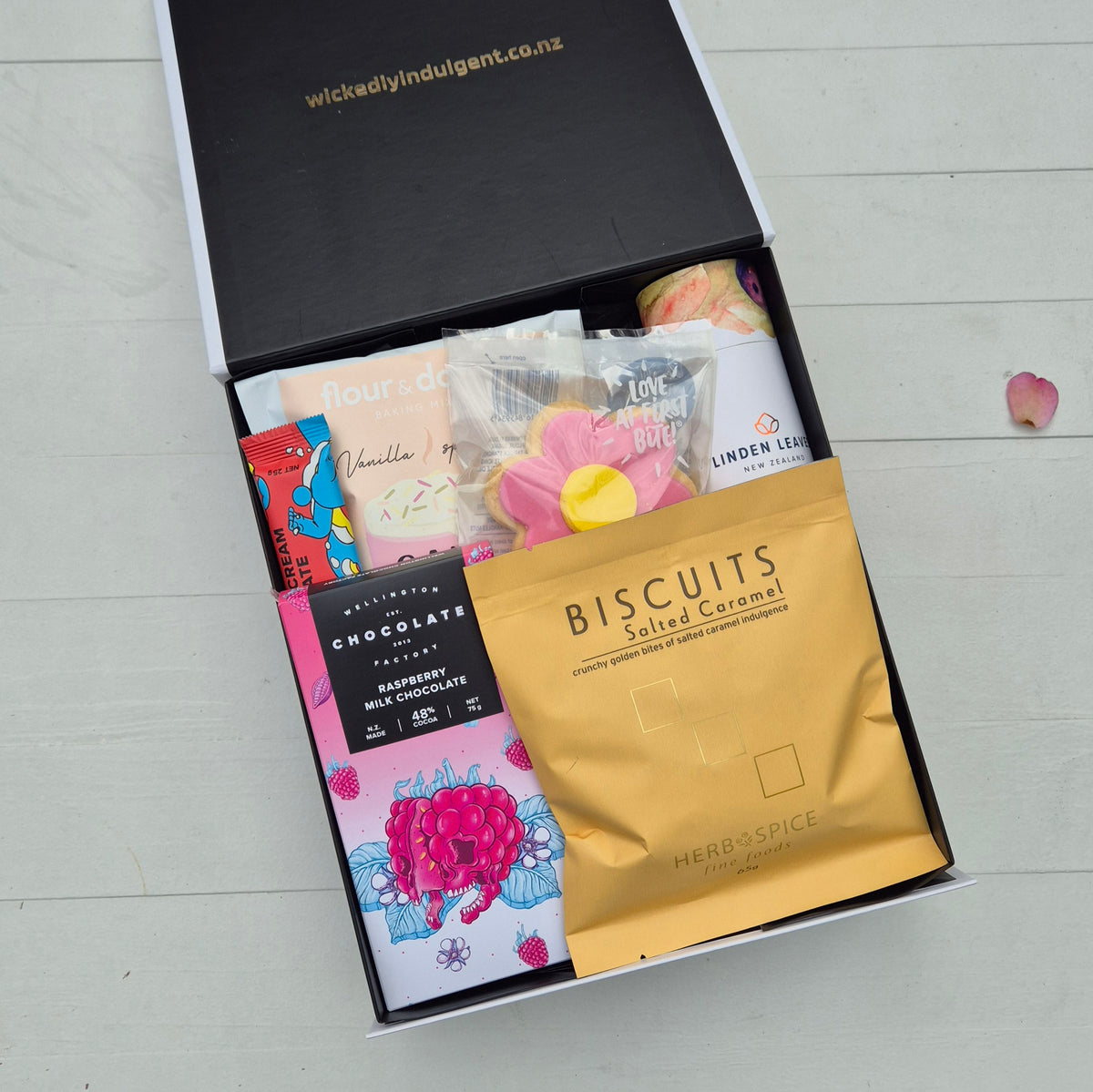 Me time pamper gift box with bath products, cake in a mug and chocolate treats NZ