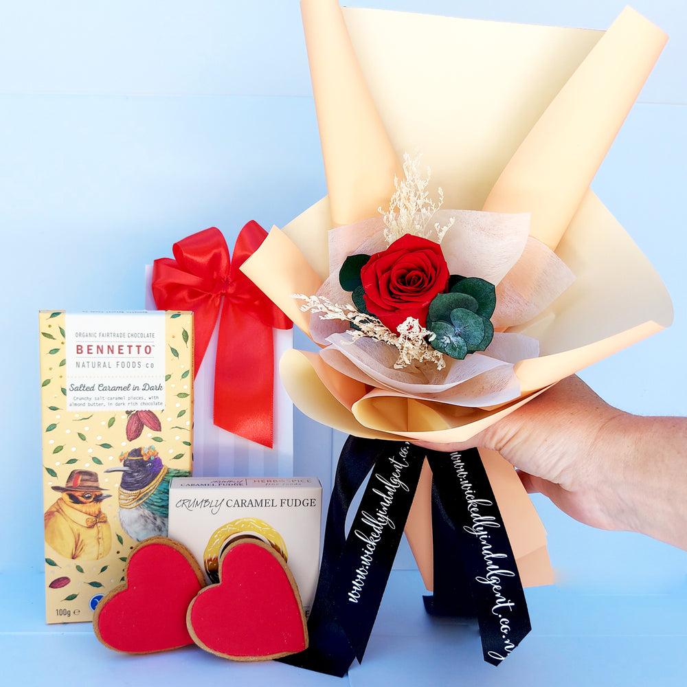 Single Red Rose Gift Pack | Preserved Flowers