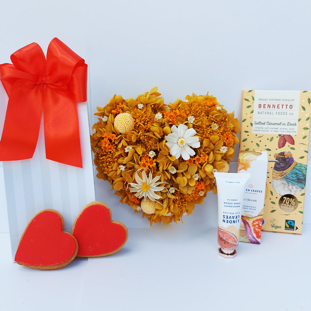 Golden |Valentines Preserved Flower Heart & Handcream Gift Set