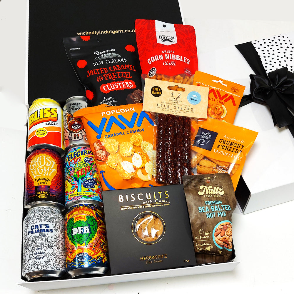 He's the man Fathers Day gift box with venison salami, craft beer & snacks.