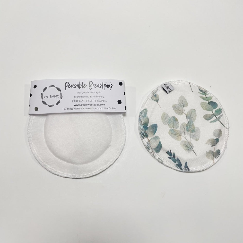 Eversweet Breast pads to add to your baby gift hamper.